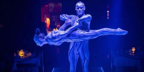 Hand-to-Hand-Circus-Duo-Mesmerising
