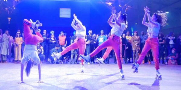 Choreographed-Roller-Disco-Troupe