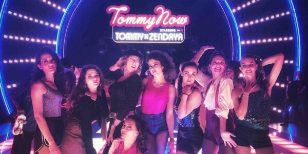 Choreographed-Roller-Disco-Troupe-Posing