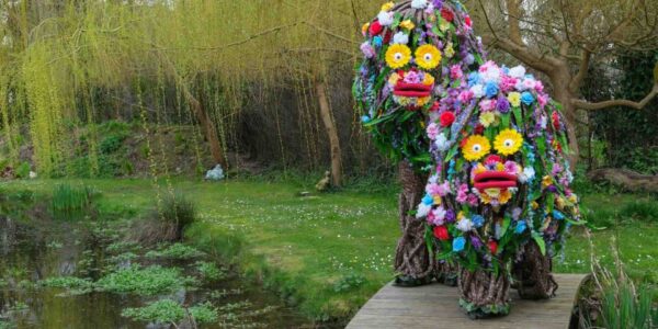 Flower-Tree-Puppets-For-Family-Fun-Days