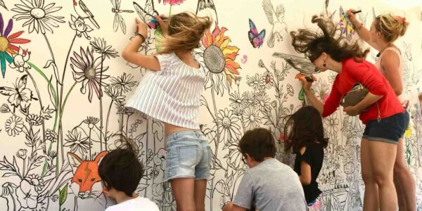 Interactive-Doodle-Artist-Galas