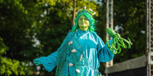Lady-Sea-Themed-Performer-Walkabout-Performer