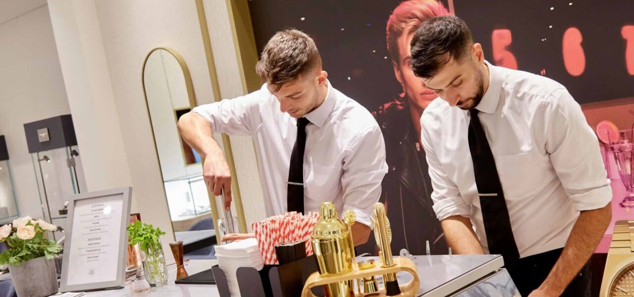 Mobile-Cocktail-Bar-Staff-Working