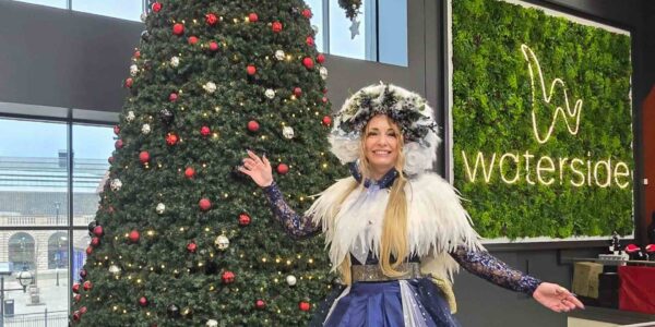 Carol-Singer-Stilt-Walker-Christmas