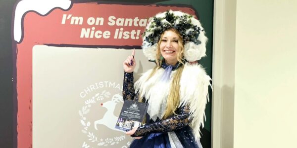 Carol-Singer-Stilt-Walker-Christmas-Event