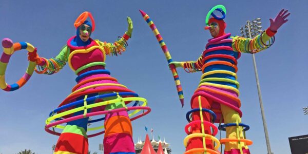 Colourful-Walkabout-Act-Family-Fun-Days