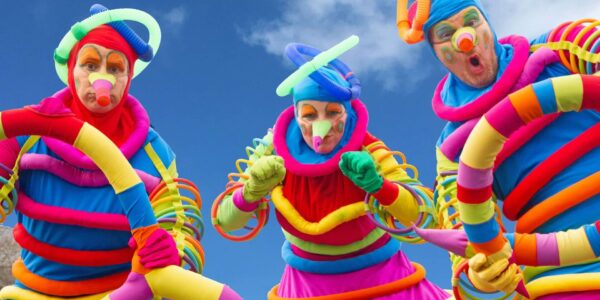 Colourful-Walkabout-Act-Festivals