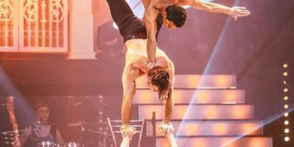 Duo-Brothers-Juggling-Act-circus-events