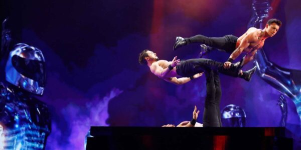 Duo-Brothers-Juggling-Act-circus-themed-events