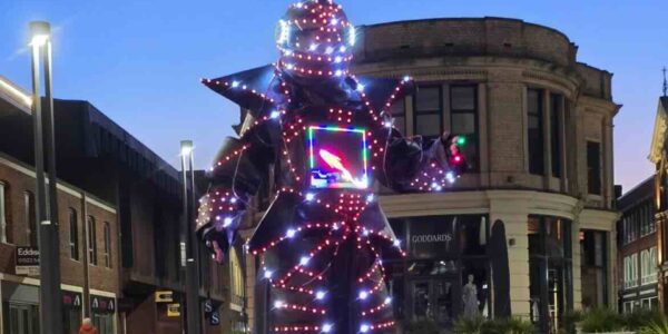 Giant-LED-Glowbot-festivals