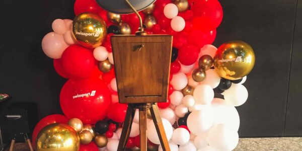 Glam-Vintage-Photo-Booth-Retro