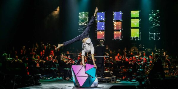 Rubiks-Cube-Acrobatic-Act-Circus