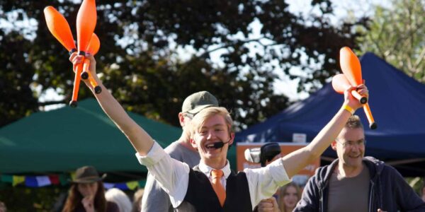 Walkabout-LED-Juggler-Festival-Event