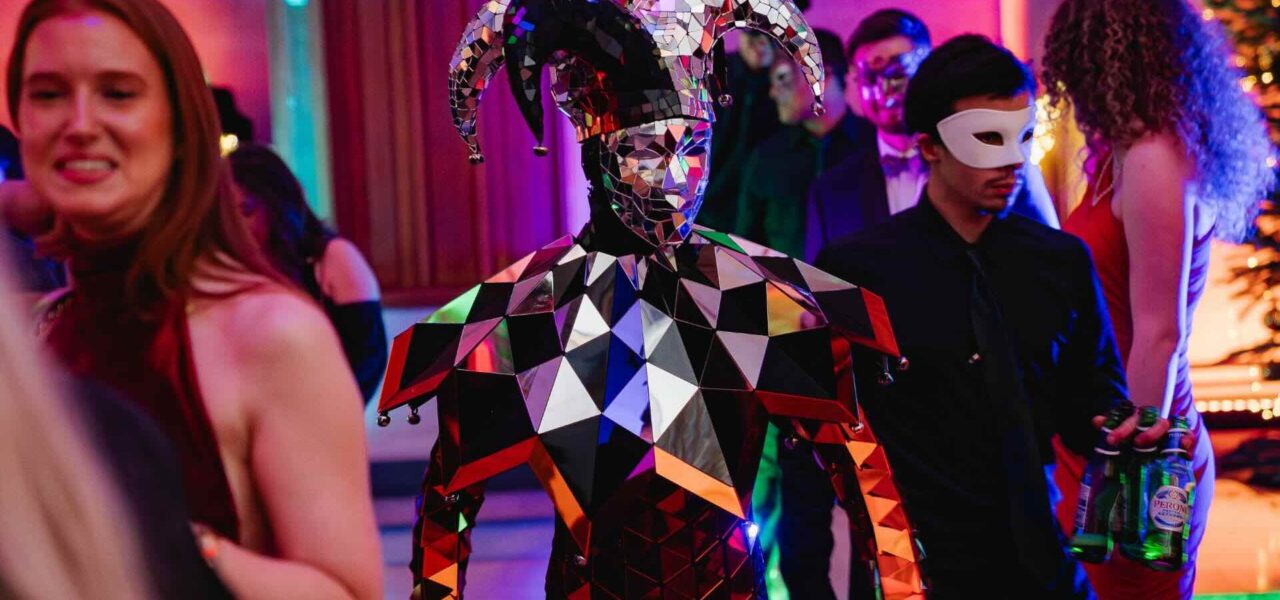 Mirror-Costume-Acts-Luxury-Events