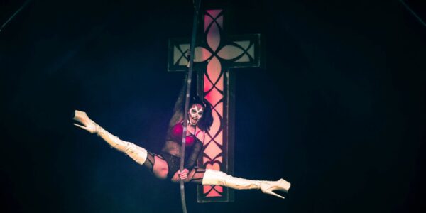 Halloween-Aerial-Rope-Act-Gala-Events