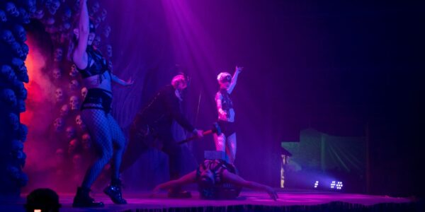 Hell-Themed-Stage-Show-Thrilling