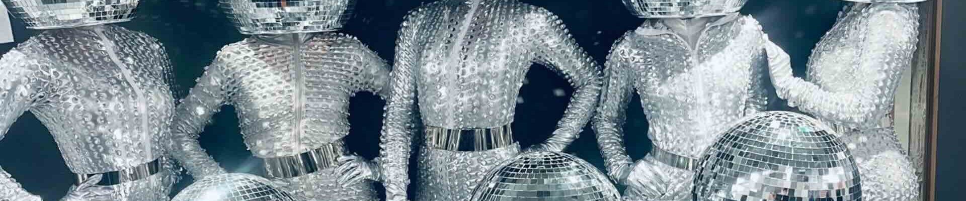 Mirror-Costume-Acts-Influencer-Events Mirror-Costume-Acts-Influencer-Events