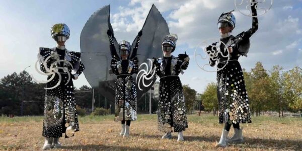 Mystic-Mirror-Walkabout-Act-Gala-Dinners