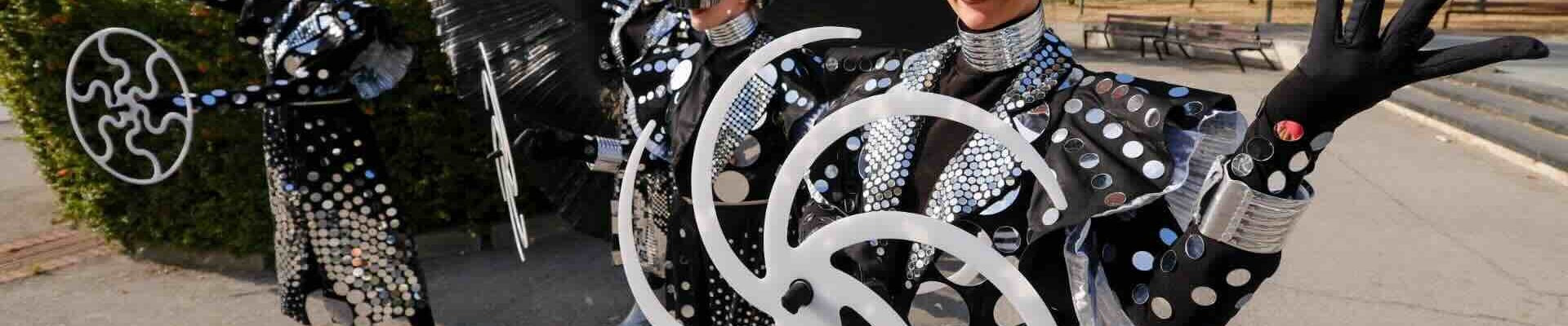 Mystic-Mirror-Walkabout-Act-festivals Mystic-Mirror-Walkabout-Act-festivals