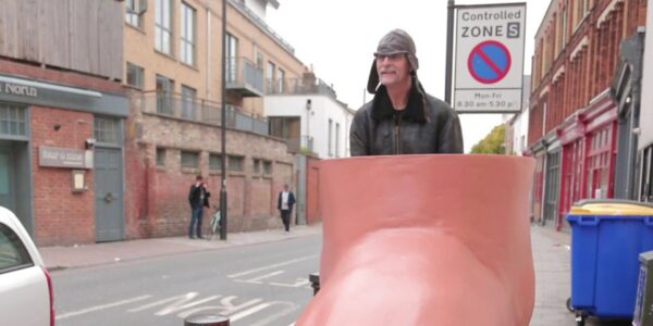 Giant-Foot-Attraction-Walkabout-Entertainment