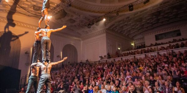 Kenyan-Circus-Acrobats-Festivals