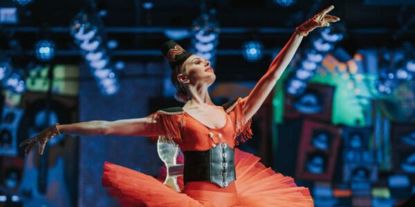 LED-Christmas-Ballerina-Performance