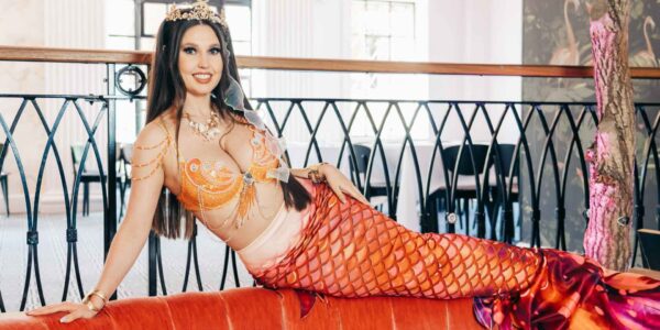 Meet-and-Greet-Mermaids-nautical-entertainment