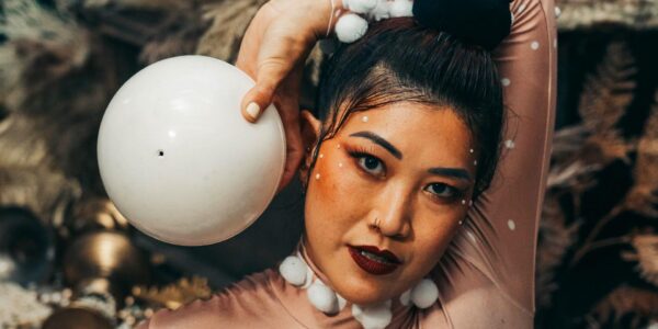 Pearl-Aerial-Show-Contortionist