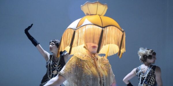 Lampshade-Walkabout-Act-Ambient-Sets
