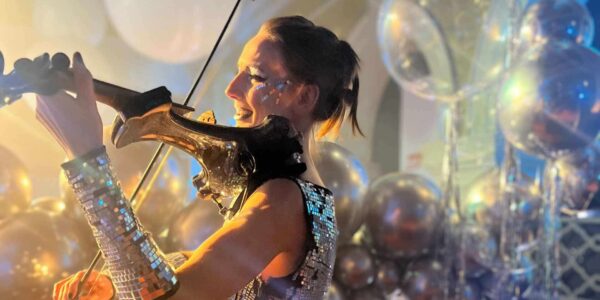 Aerial-Mirror-Violinist-Corporate-Events