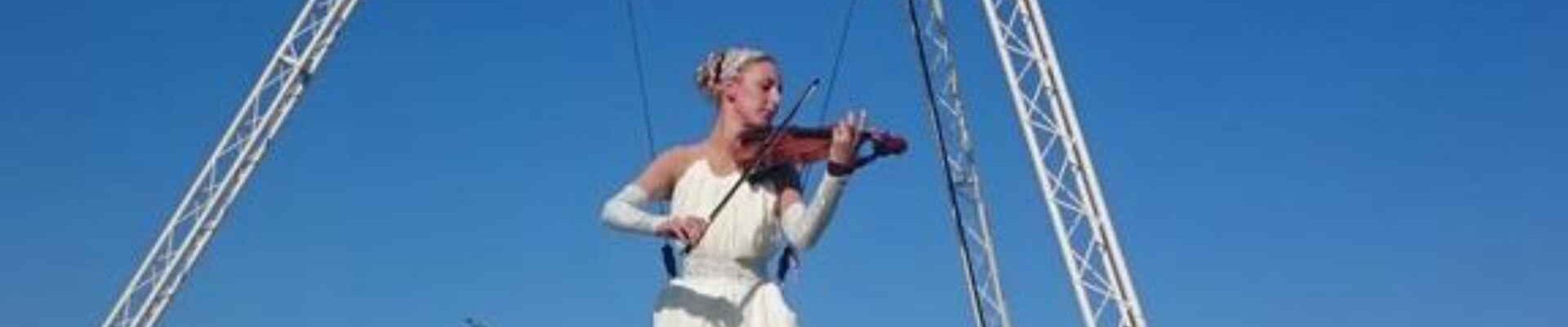 Aerial-Violinist-Festival-Events Aerial-Violinist-Festival-Events
