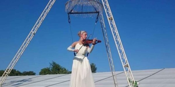 Aerial-Violinist-Festival-Events