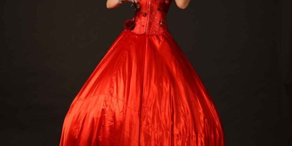 Stilt-Walking-Violinist-Corporate-Events