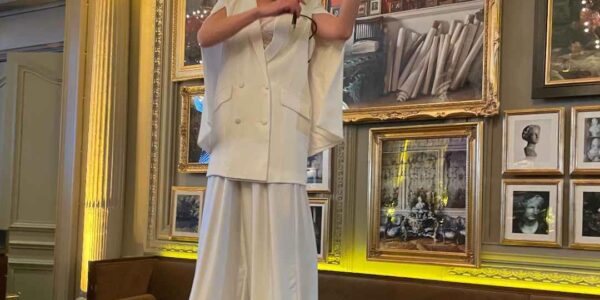 Stilt-Walking-Violinist-Luxury-Parties