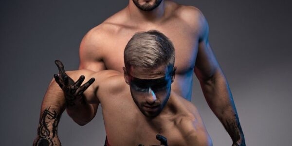 Acrobatic-Hand-To-Hand-Duo-For-Corporate-Events