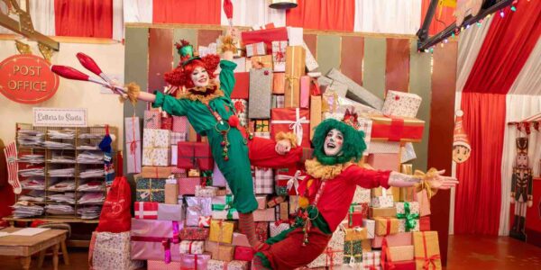 Christmas-Circus-Clowns