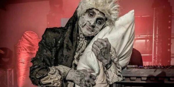 7-Deadly-Sins-Halloween-Performers-Sloth