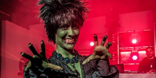 7-Deadly-Sins-Interactive-Halloween-Performers-Envy