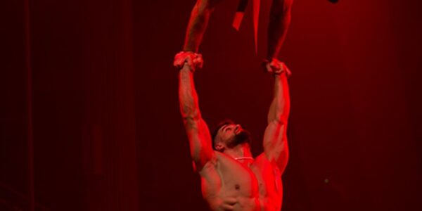 Acrobatic-Hand-To-Hand-Duo-Brand-Activations