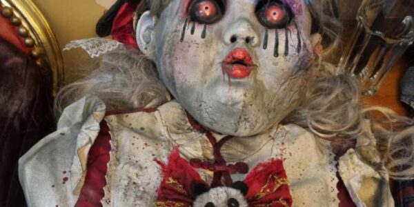 Creepy-Halloween-Doll