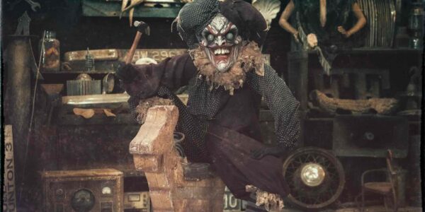 Haunted-Dolls-Walkabout-Act-Scare-Actors