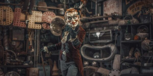 Haunted-Dolls-Walkabout-Act-Scare-Attractions