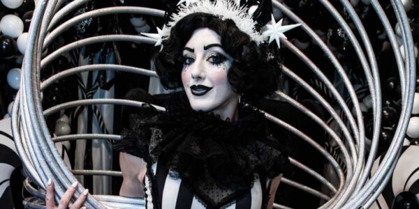 Pierrot-Hula-Hooper