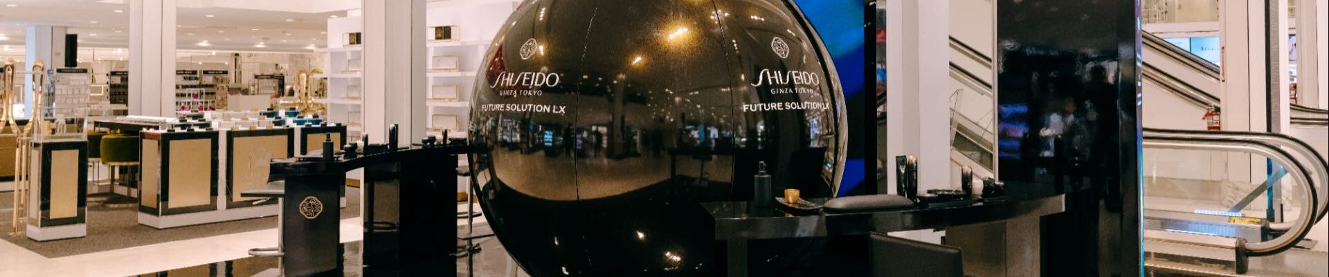 Sensory pod experience in stylish black at a retail activation in a shopping centre. Sensory pod experience in stylish black at a retail activation in a shopping centre.