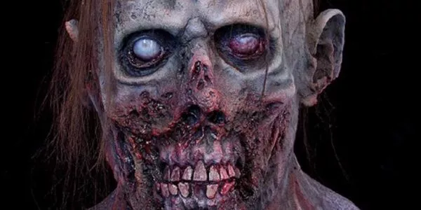 Zombie-Scare-Actor