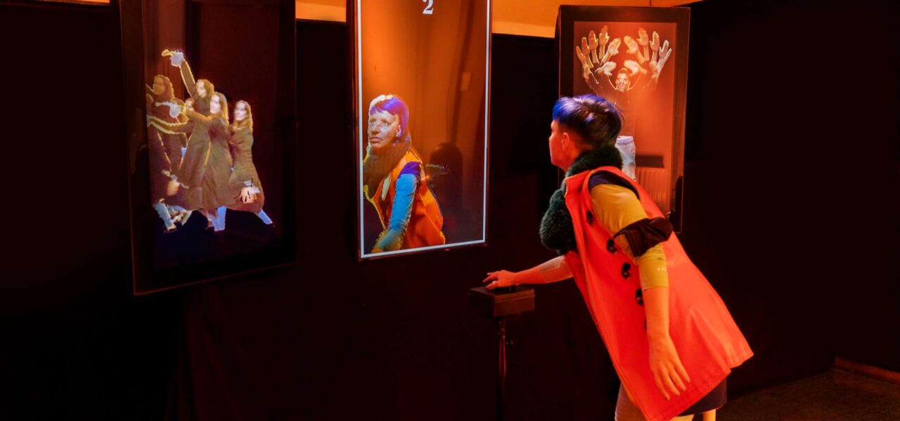 Digital-Mirror-Installation-At-Retail-Event