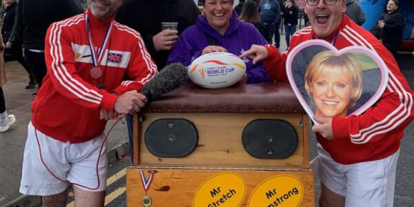 Hire-Comedy-Walkabout-Performers-For-Events