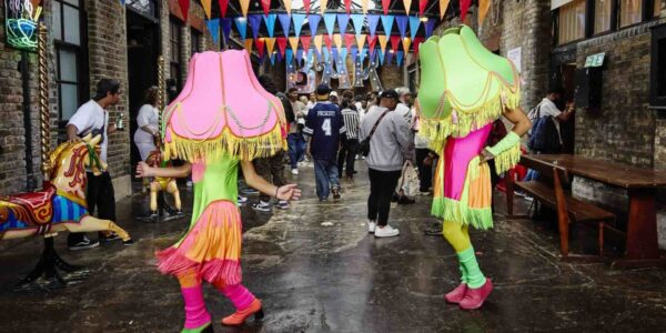 Neon-Lampshade-Walkabout-Act