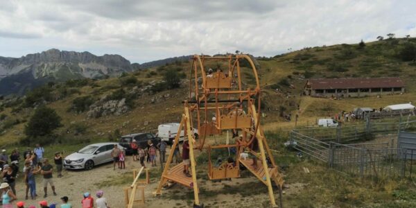 Wooden-Ferris-Wheel