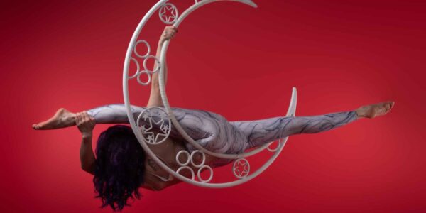Aerial-Moon-Acrobat-Enchanted-Garden-Performer